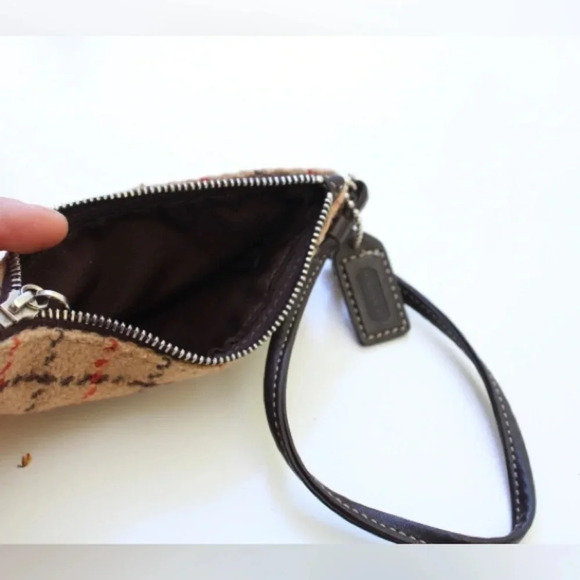 Coach plaid wristlet - Picture 4 of 8